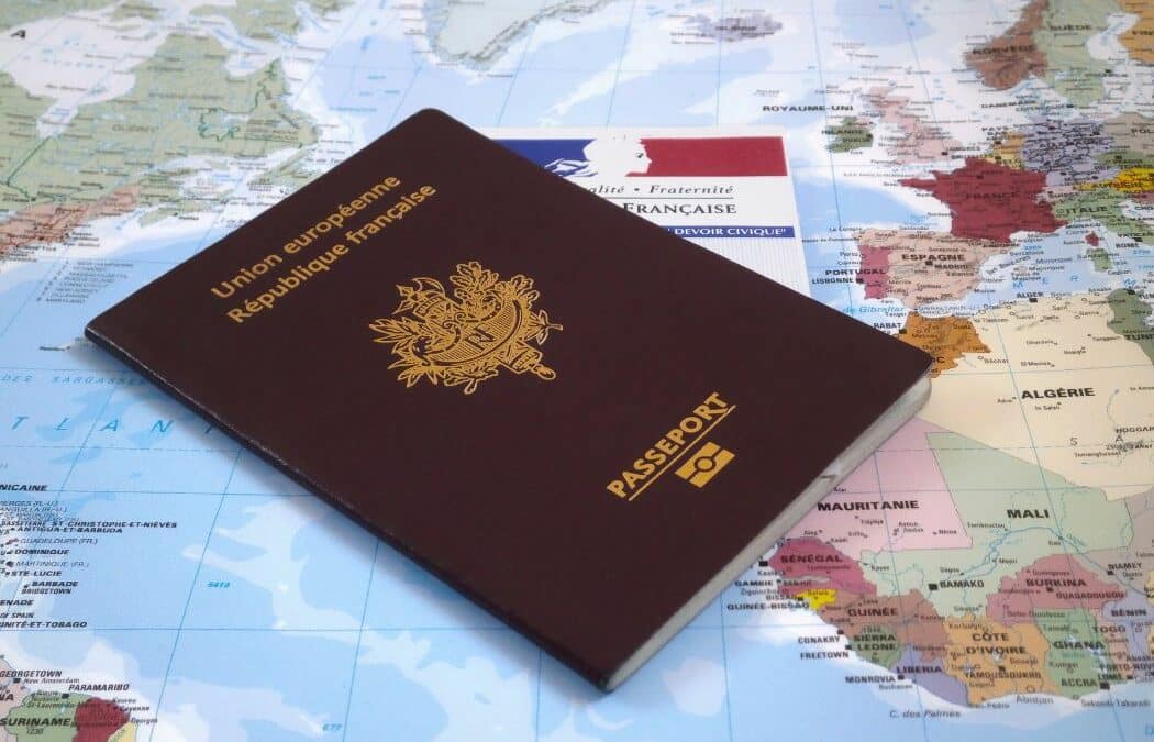 What is the tax situation for French nationals living abroad?